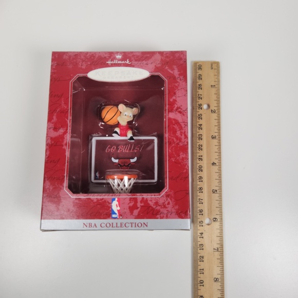 VTG Hallmark Keepsake Ornament 1998 Chicago Bulls NBA Collection- Basketball - Picture 6 of 6
